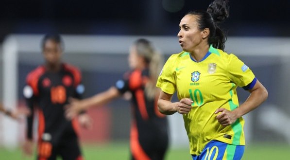 Marta em campo pela Seleção Brasileira na Copa América Feminina