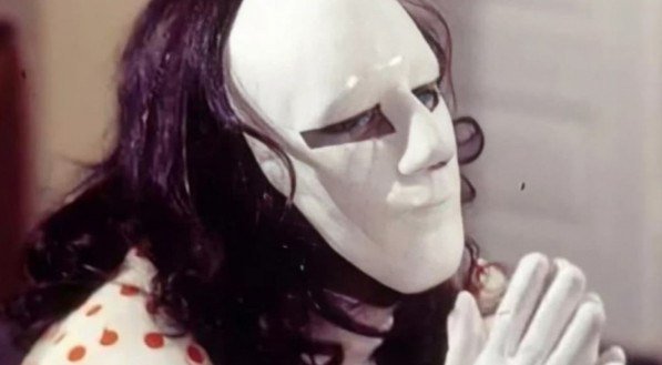Mascarado da novela A Viagem