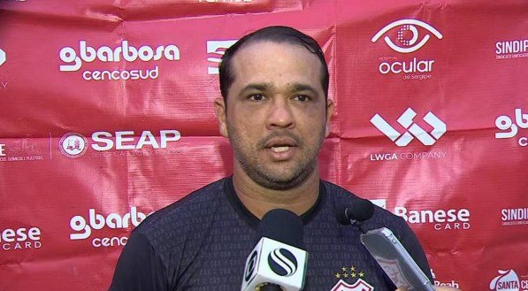 Dico Woolley, técnico do Sergipe