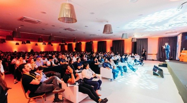 Ex-ministro da economia, Paulo Guedes palestra em evento para empresários no Recife