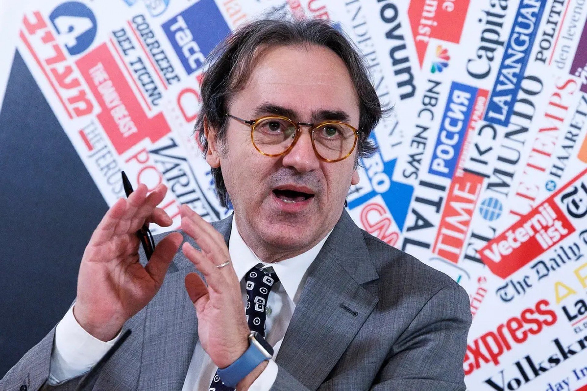 Quem é Angelo Bonelli, deputado que afirmou ter entregue endereço de Carla Zambelli às autoridades italianas