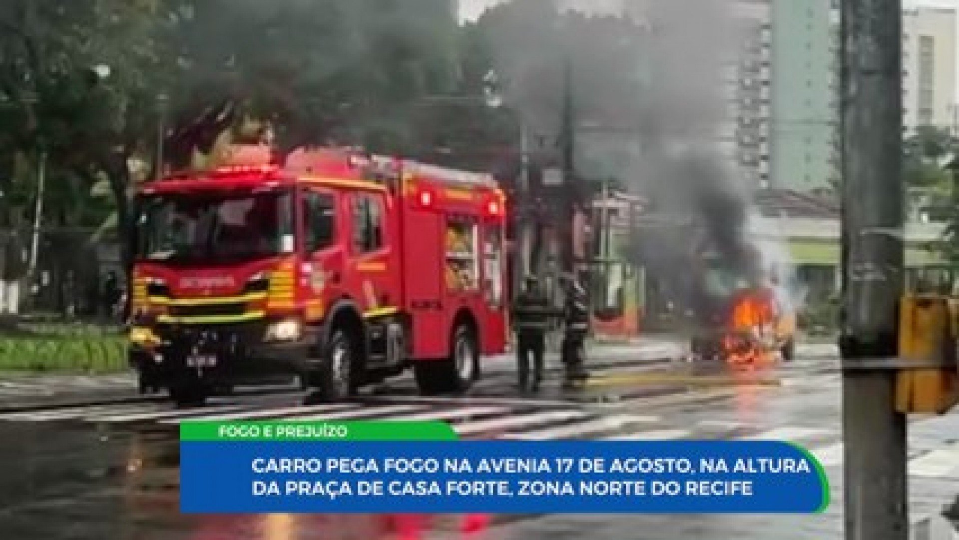 Incêndio consome carro em avenida da Zona Norte do Recife