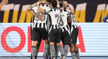 Gols argentinos decidiram o confronto