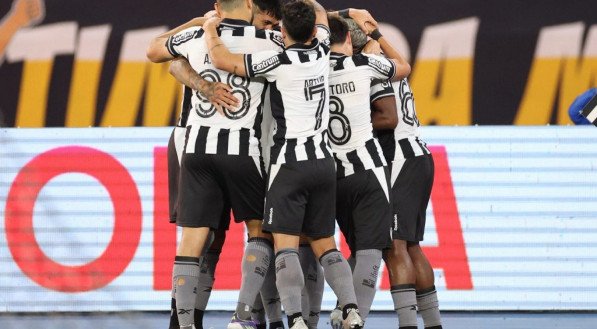 Gols argentinos decidiram o confronto
