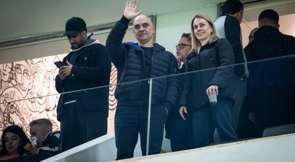 Ministro do STF, Alexandre de Moraes assiste partida entre Corinthians x Palmeiras, válida pelas oitavas de final da Copa do Brasil 2025, realizada na Neo Química Arena, nesta quarta-feira (30).