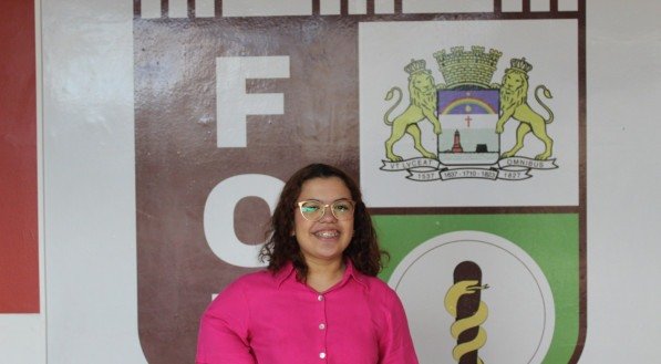 Rebecca Canuto, estudante de odontologia com nanismo