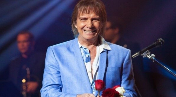Cantor Roberto Carlos durante show