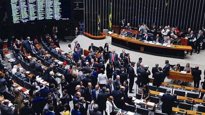A denúncia do youtuber uniu políticos de espectros ideológicos opostos