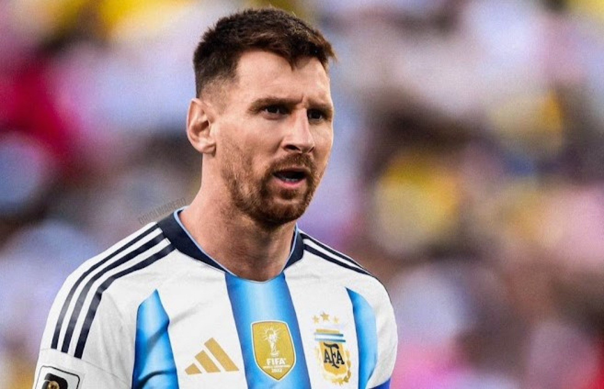 Com detalhes em dourado, site revela imagens da suposta camisa da Argentina para a Copa do Mundo 2026
