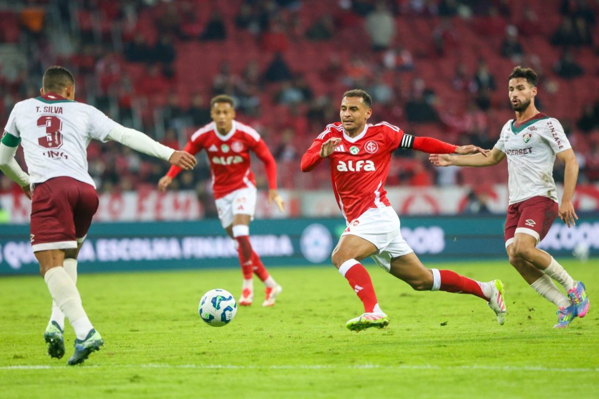 Internacional começa duelo pela Copa do Brasil contra o Fluminense no Beira-Rio