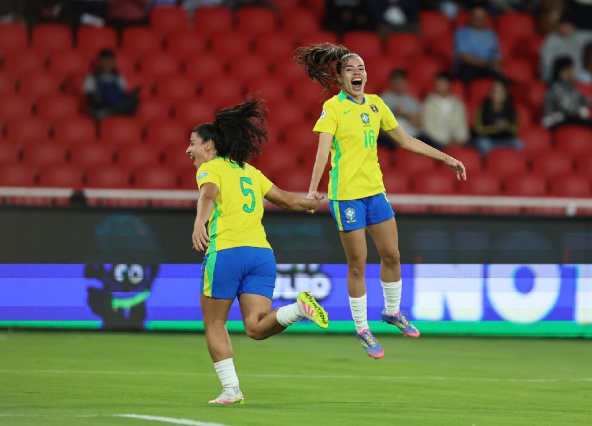 Atuações ENM: Marta e Amanda Gutierres dão show, Brasil goleia e está na final da Copa; veja notas