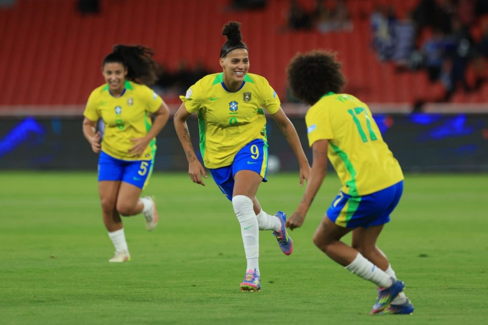 Brasil goleia Uruguai e está na final da Copa América Feminina