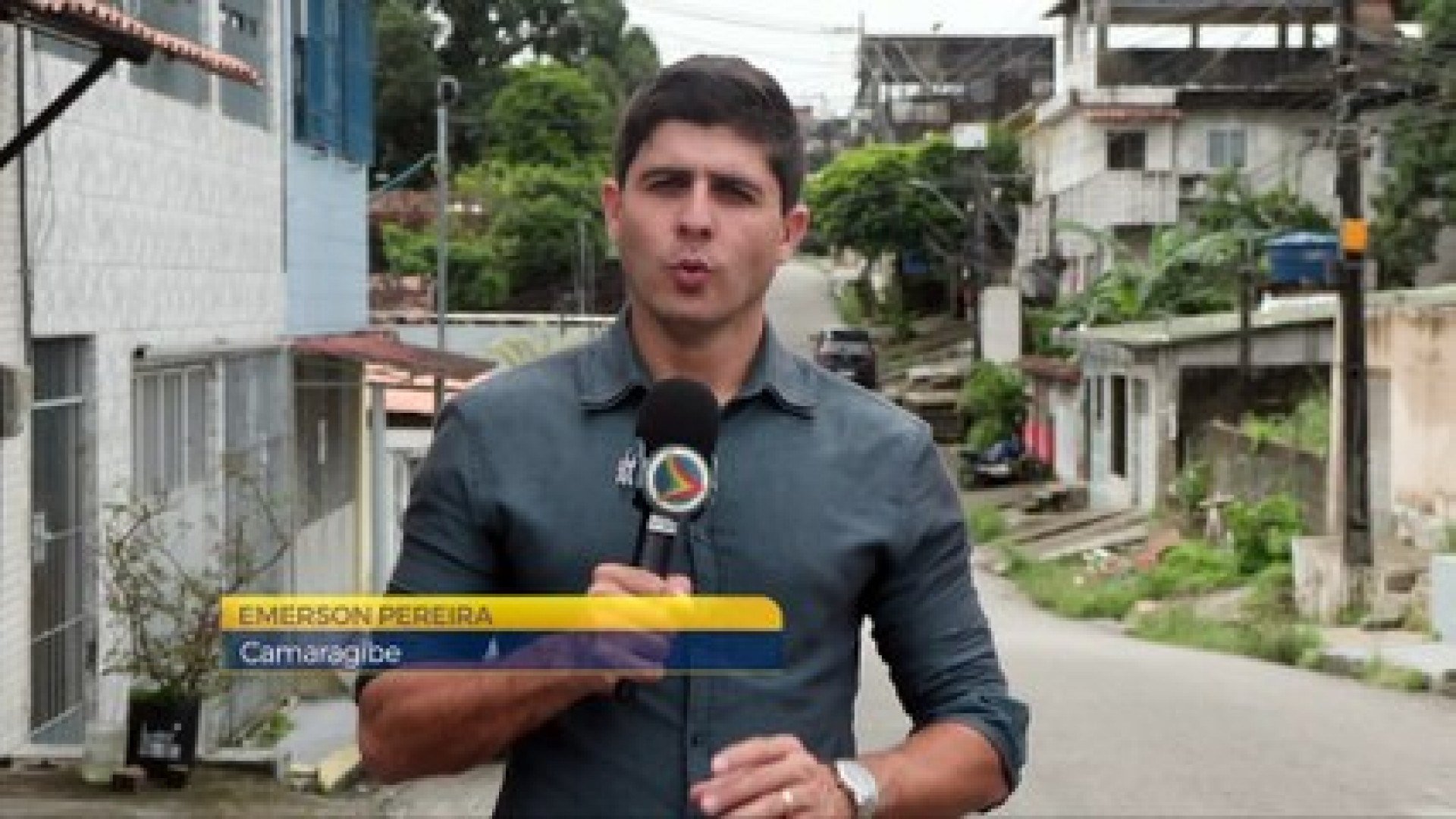 Homem tem carro e ferramentas de trabalho roubados durante serviço na Zona Oeste do Recife