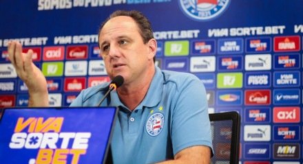 Durante a coletiva condedida apôs o triunfo contra o Retrô, Rogério Ceni comentou sobre a utilização de seu elenco e a rodagem entre os atletas.
