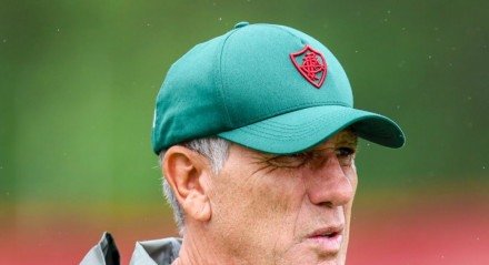 Treinador concedeu entrevista coletiva após vitória do tricolor sobre o colorado no Beira-Rio