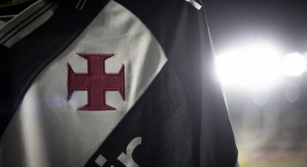 Mesmo com domÃ?Â­nio e o aguardado retorno de sua principal estrela, o Vasco nÃ?Â£o consegue furar o bloqueio alagoano e deixa a decisÃ?Â£o em aberto para a volta no Rio.