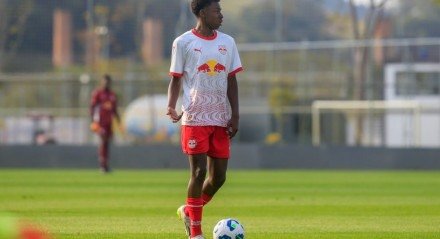 Braga luta pela classificação às quartas de final da competição nacional de base.