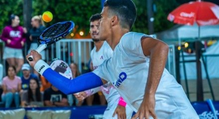 Antomi Ramos, bicampeão mundial e 6º do mundo, e Daniel Mola, campeão mundial pelo Brasil, formam parceria em busca do título em evento que começa nesta sexta-feira