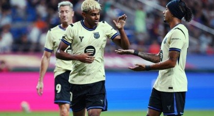 Em amistoso com dez gols, Barcelona goleia o Seoul