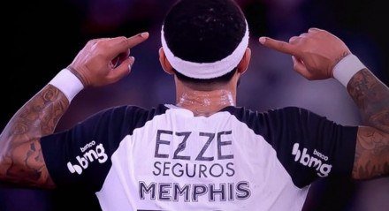 Memphis garante vitória do Corinthians em derby na Copa do Brasil