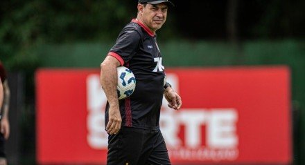 Leão busca manter distância da zona de rebaixamento 