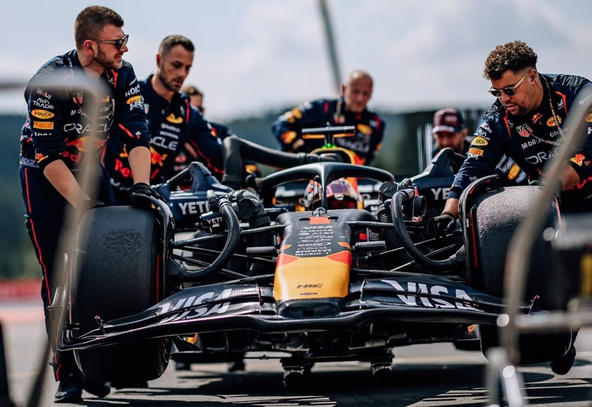Fórmula 1: Verstappen quebra silêncio sobre Mercedes e garante permanência na Red Bull