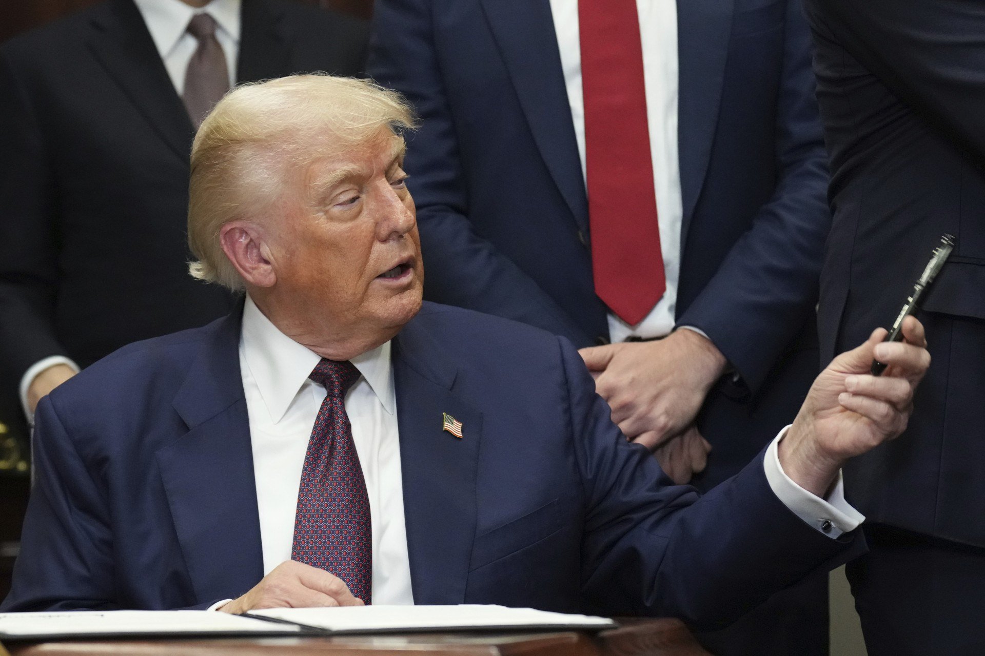Datafolha: 57% dos brasileiros reprovam pedido de Trump para parar processo contra Bolsonaro