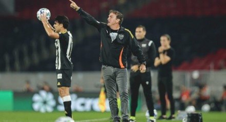 Cuca enaltece retomada do orgulho do Atlético-MG contra o Flamengo: “Pode vir um vento a favor”
