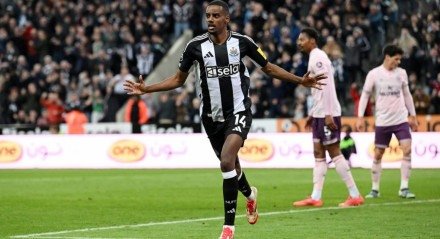 Newcastle rejeita proposta do Liverpool por vice-artilheiro da última Premier League