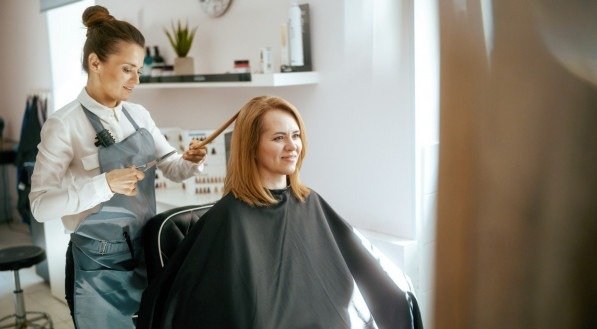Imagem de corte de cabelo.