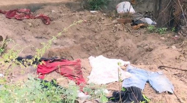 detalhes chocantes do crime: casal assassinado na casa de Vitor. Polícia revela evidências e busca por outros suspeitos