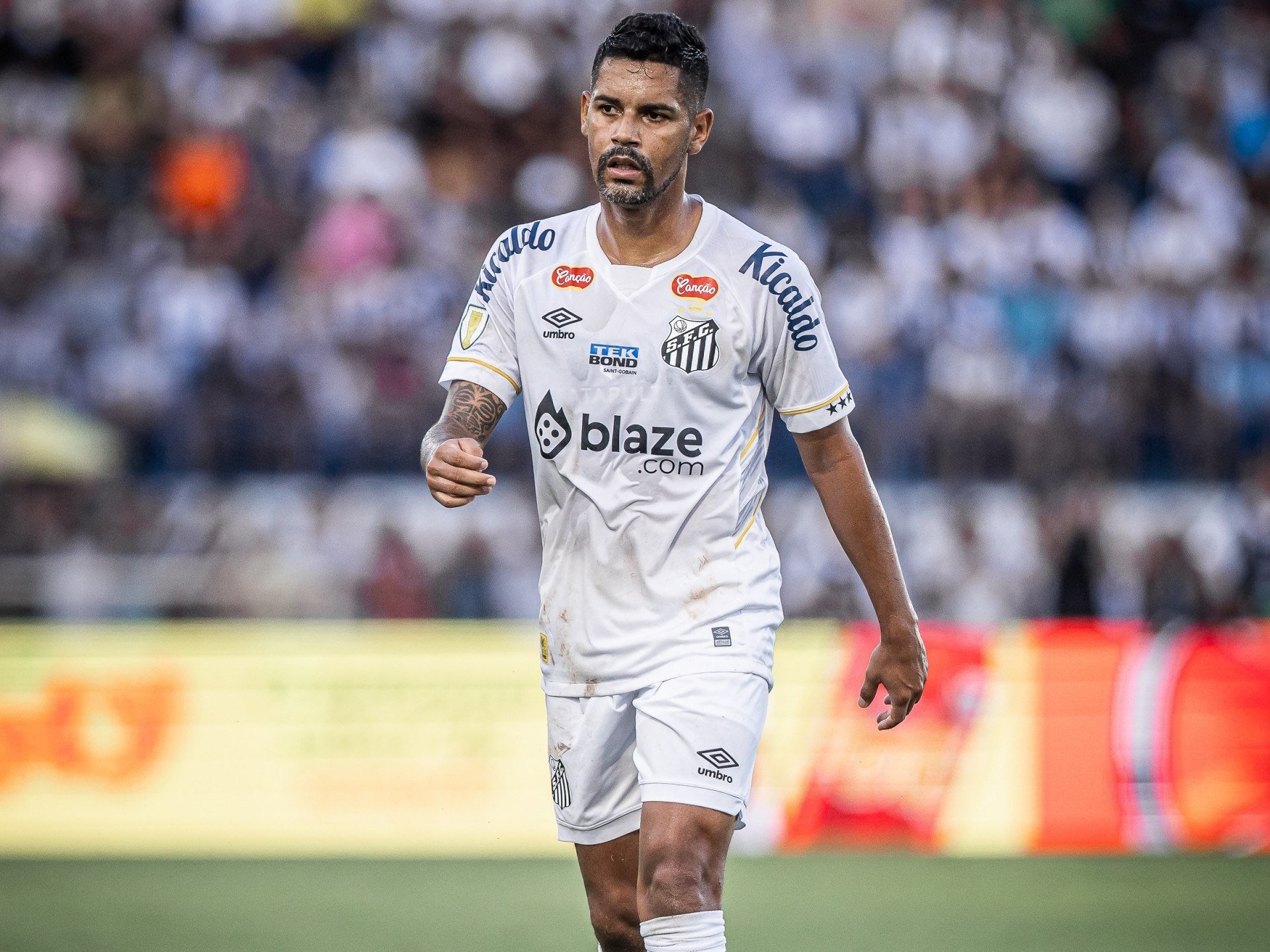 Sport encaminha contratação, por empréstimo, do lateral-direito Aderlan, do Santos