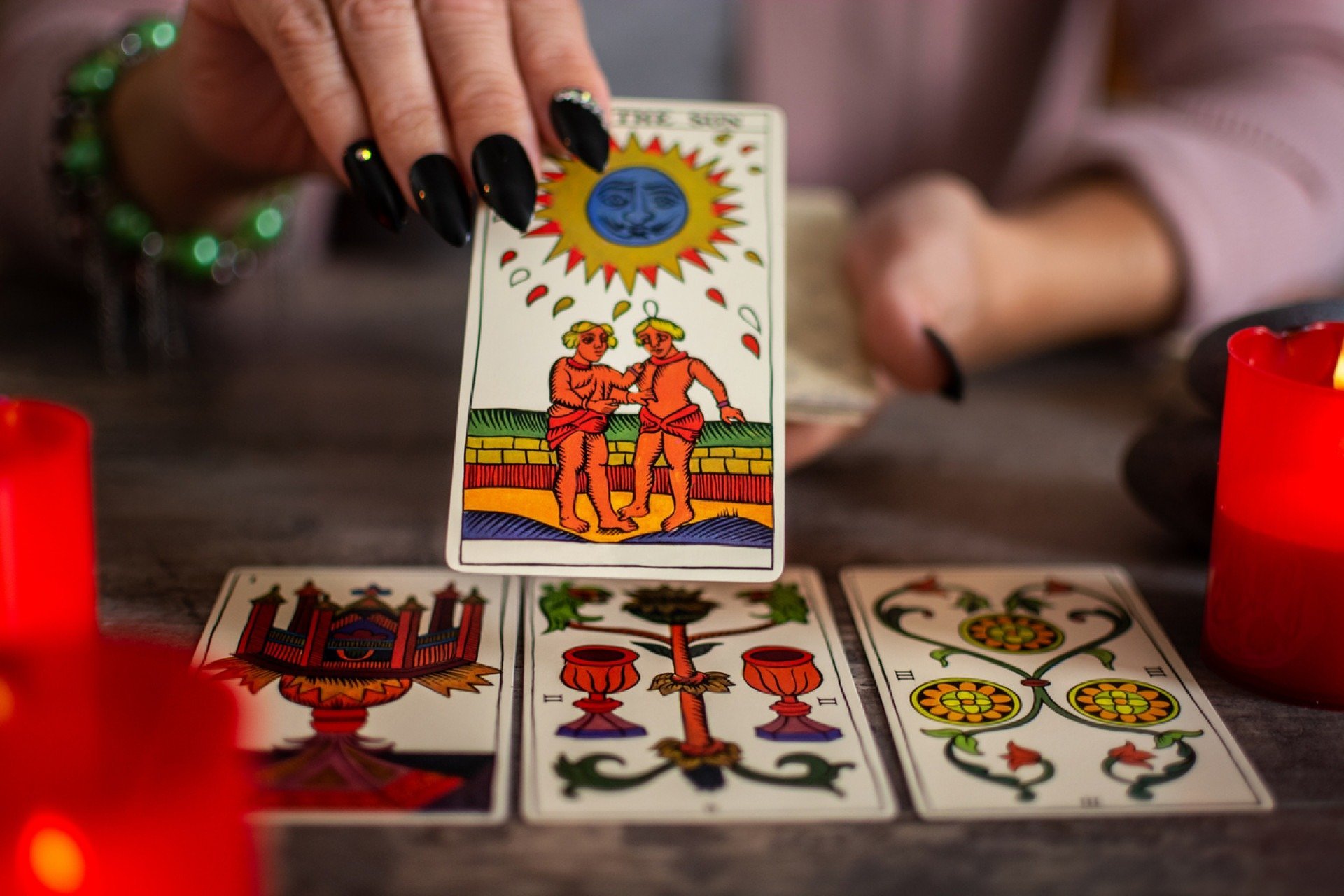 Tarô revela virada profissional surpreendente para 3 signos