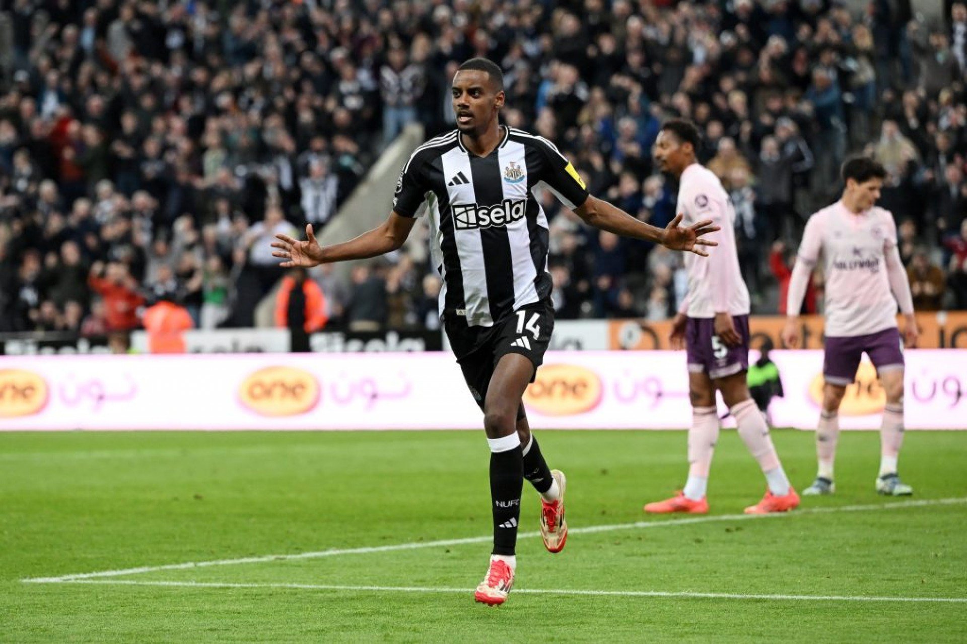 Newcastle rejeita proposta do Liverpool por vice-artilheiro da última Premier League