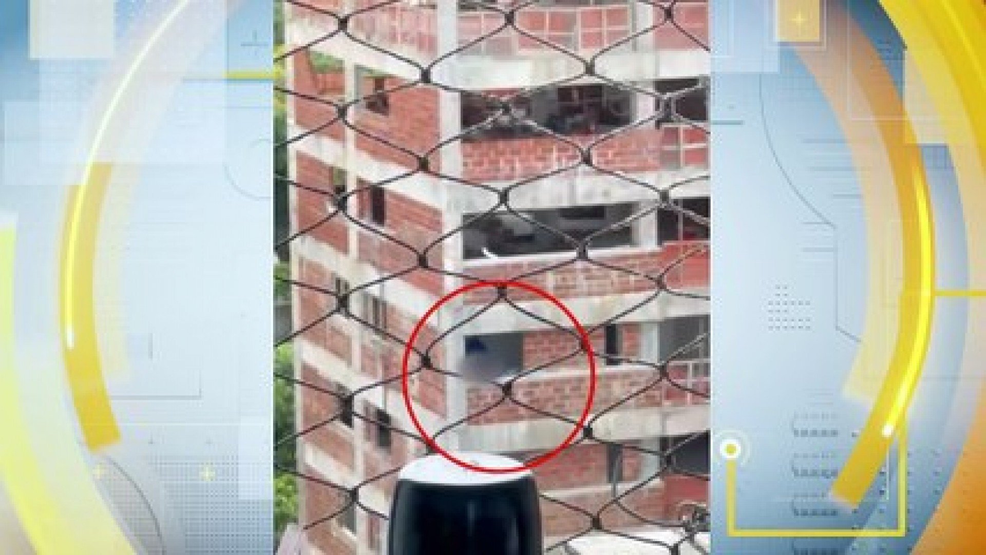 Mulher registra importunação sexual de trabalhador de obra em frente ao seu apartamento