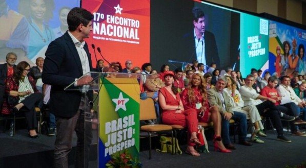 Presidente do PSB e prefeito do Recife, João Campos, na abertura do 17º Encontro Nacional do PT