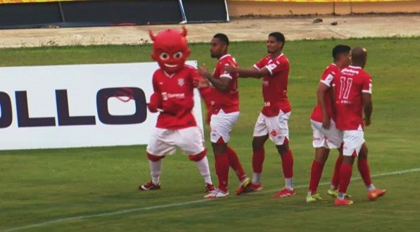 Imagem da partida entre Sergipe e Santa Cruz