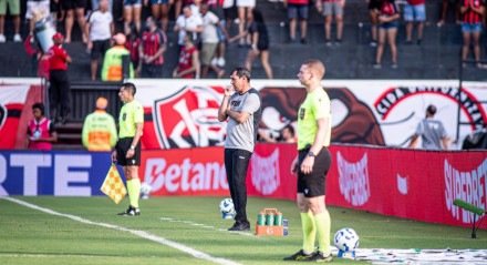 Treinador conviveu com críticas a respeito da bola aérea defensiva nos seus últimos trabalhos