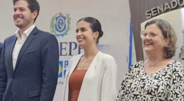 Os deputados Pedro Campos e Tabata Amaral e a senadora Teresa Leitão, em evento sobre educação, ontem, na Alepe