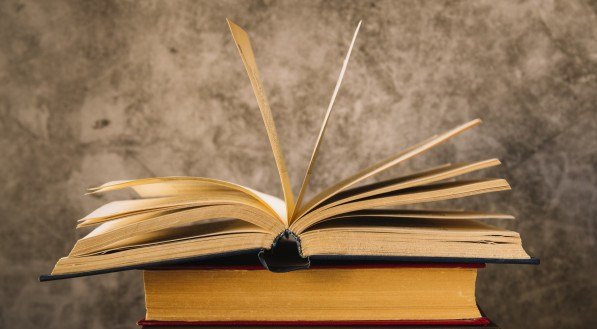 Livros empilhados