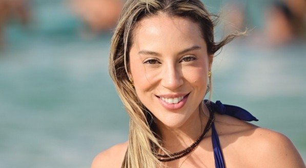 Campeã do BBB 25, Renata Saldanha surge de biquíni e mostra corpo de ‘boneca’