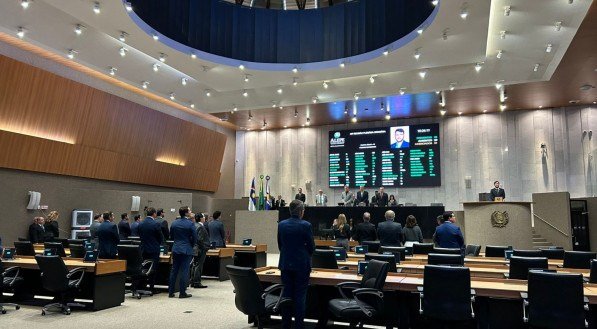 Deputados retomam agenda legislativa