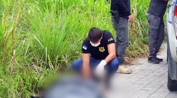 Corpo encontrado com marcas de balas na BR-101: jovem executado e sinais de luta por defesa trazem mistério em Moribeca