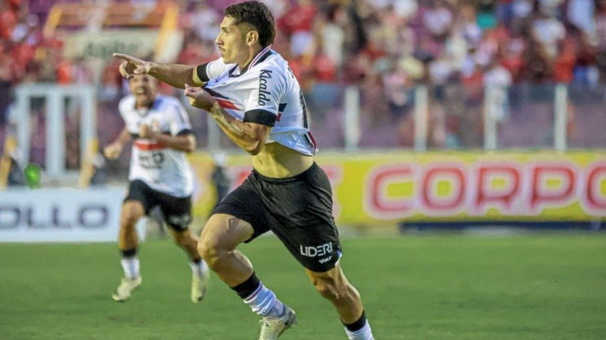 Geovany marcou o gol do Santa Cruz na ida contra o Sergipe