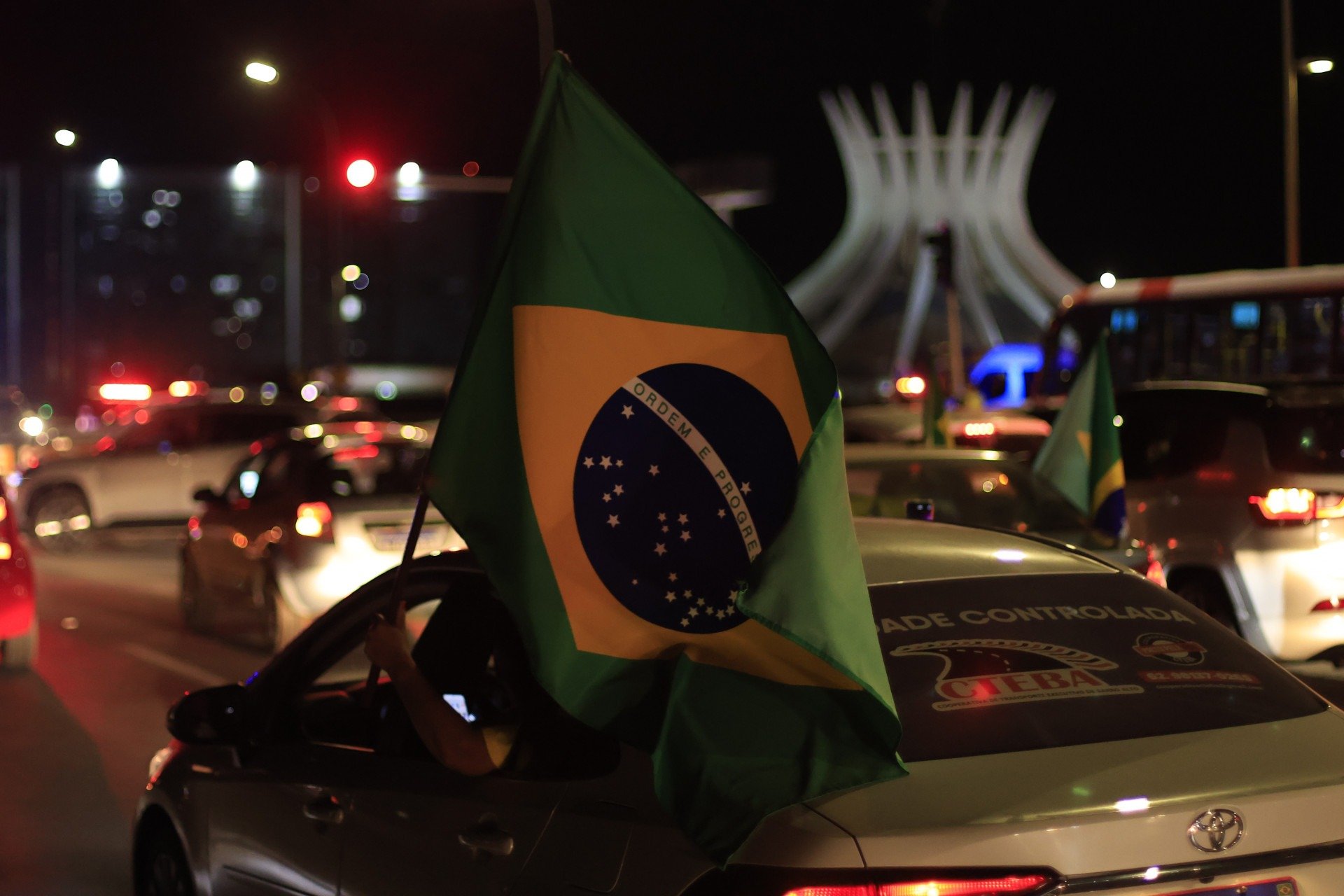 Polícia reforça segurança e fecha Esplanada após prisão domiciliar de Bolsonaro