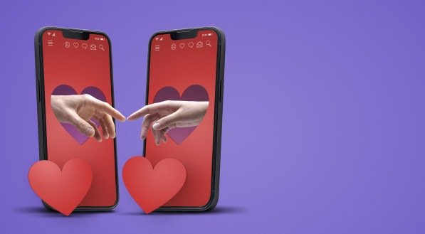 Imagem ilustrativa de um celular com corações!
