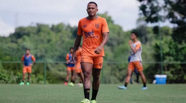Léo Pereira, atacante do Sport
