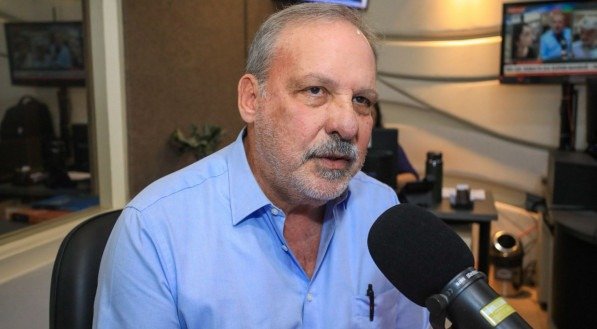 Senador  comenta sobre a condução política da interlocução com os EUA