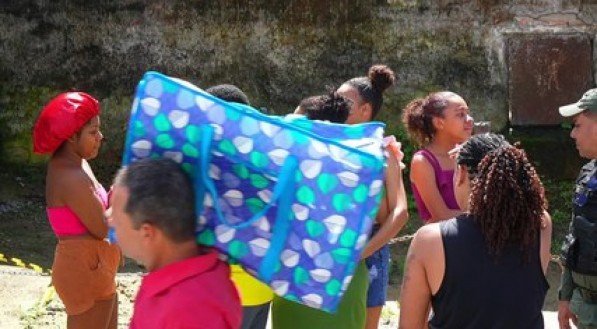 Execução em plena luz do dia: entregador é morto após deixar filha na escola em Nova Descoberta, Recife