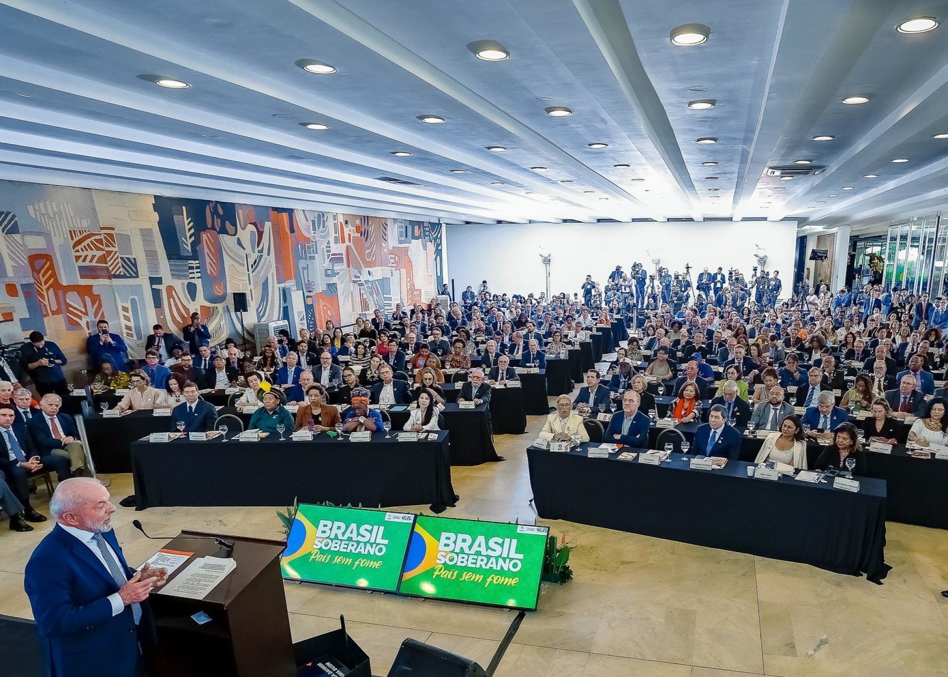 Sem saber se Trump manterá taxação de 50% dos produtos que escaparam da isenção, Lula usa Conselhão para tentar mobilização em defesa da soberania
